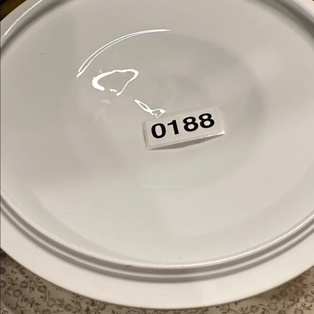Noritake Trojan Fine Porcelain Vegetable Bowl With Finial Topped Dome Lid